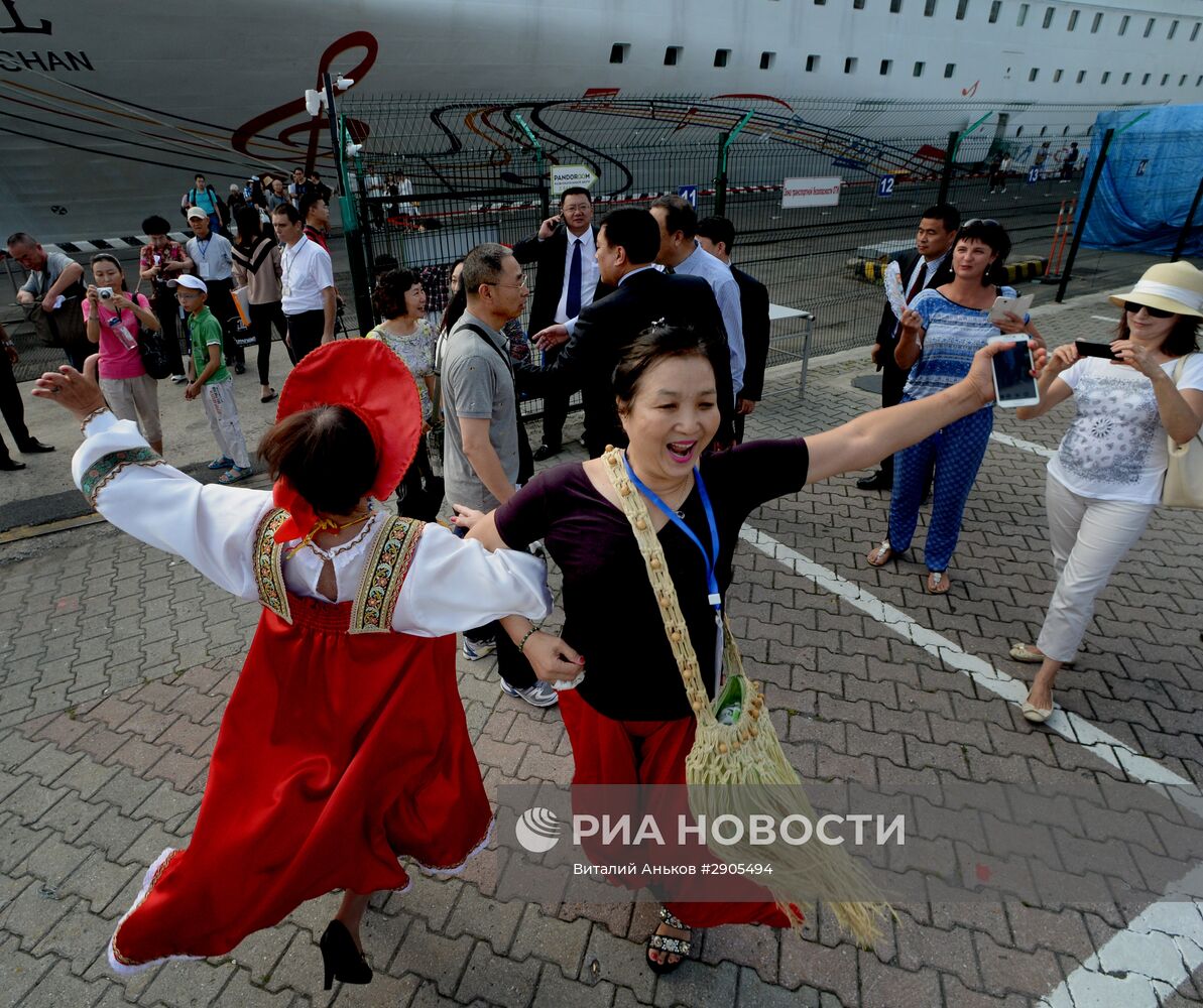 Прибытие первого круизного лайнера из КНР во Владивосток