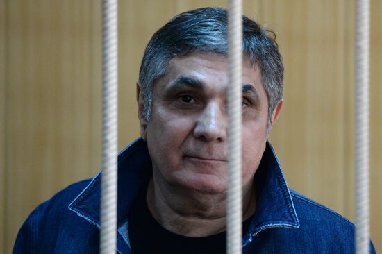 Рассмотрение ходатайства следствия о продлении срока ареста З. Калашову