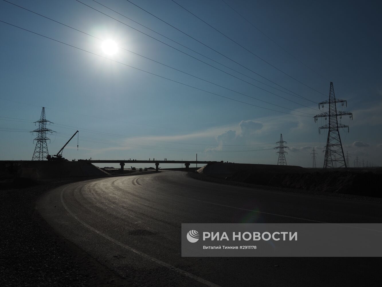 Строительная площадка новой трассы в Крым