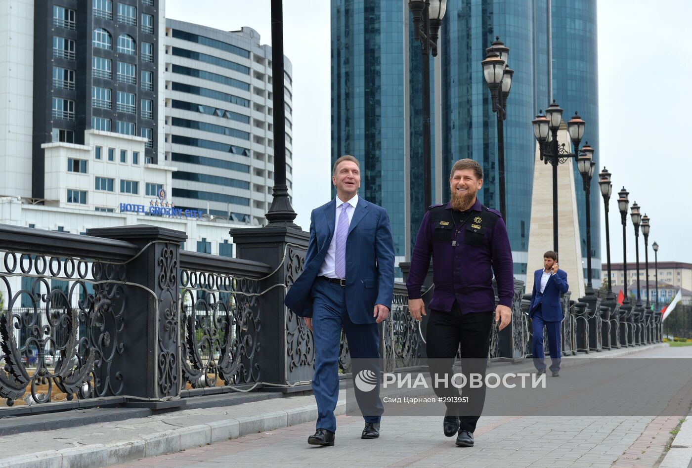 Первый вице-премьер РФ И. Шувалов посетил Грозный