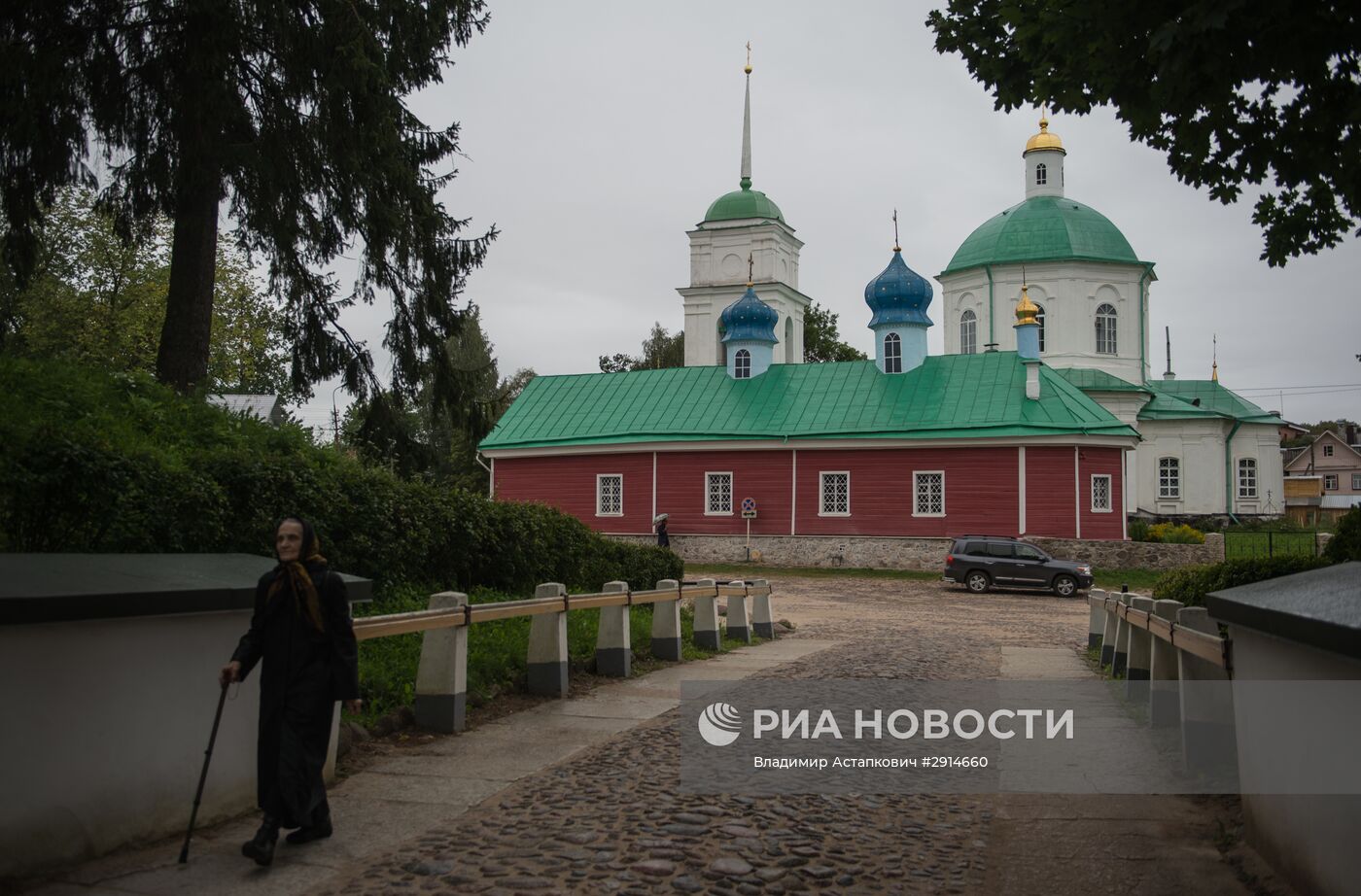 Свято-Успенский Псково-Печерский монастырь в Псковской области