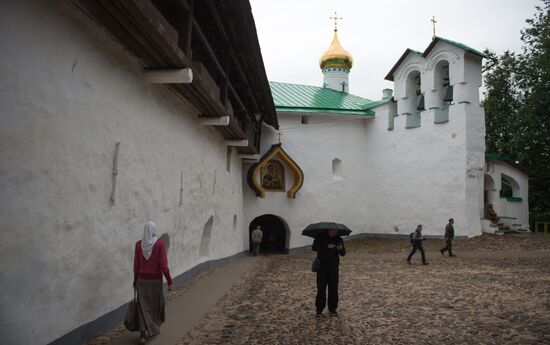 Свято-Успенский Псково-Печерский монастырь в Псковской области