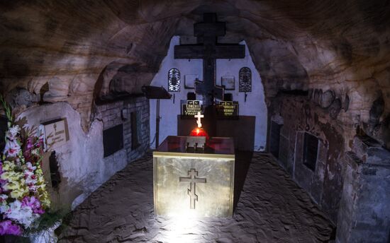 Свято-Успенский Псково-Печерский монастырь в Псковской области