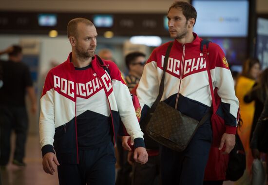 Олимпийская сборная России вылетела в Москву