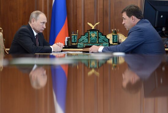 Рабочая встреча президента РФ В. Путина с губернатором Свердловской области Е. Куйвашевым