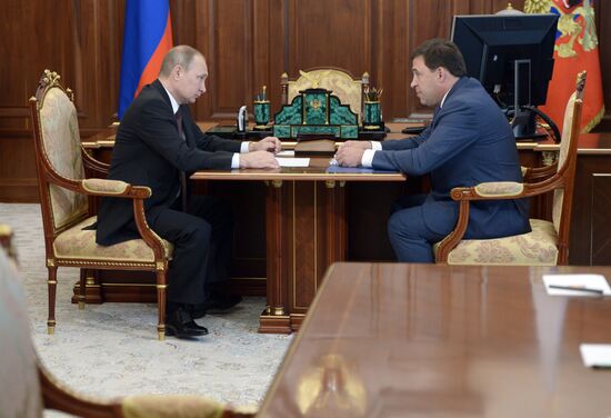 Рабочая встреча президента РФ В. Путина с губернатором Свердловской области Е. Куйвашевым