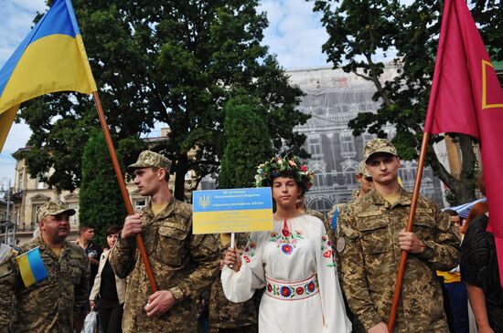 Военный парад по случаю 25-летней годовщины со Дня Независимости Украины