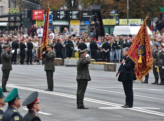 Военный парад по случаю 25-летней годовщины со Дня Независимости Украины