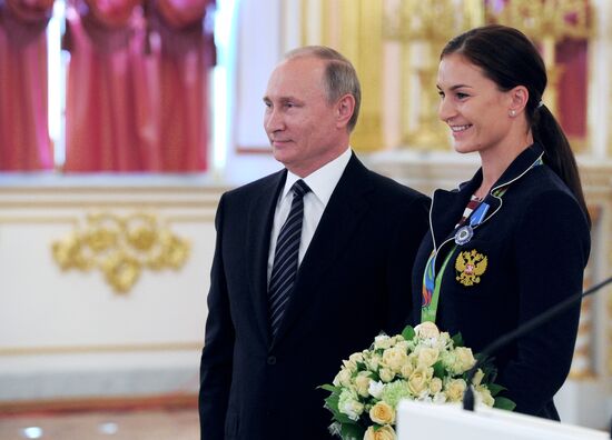 Церемония вручения президентом РФ В. Путиным госнаград победителям и призерам олимпийской сборной РФ