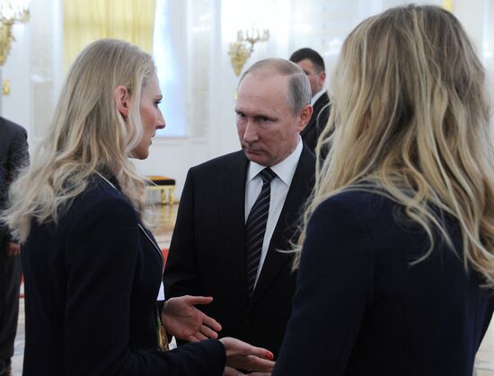 Церемония вручения президентом РФ В. Путиным госнаград победителям и призерам олимпийской сборной РФ