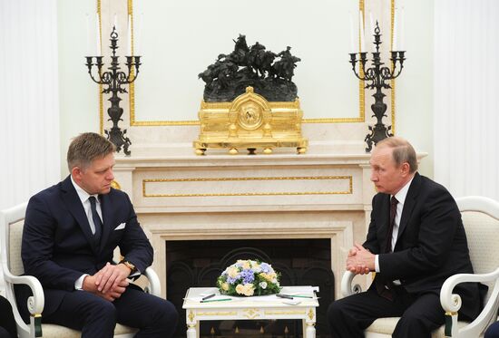 Президент РФ В. Путин встретился с премьер-министром Словакии Р. Фицо