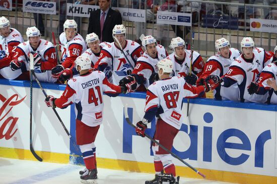 Хоккей. КХЛ. Матч "Адмирал" - "Локомотив"