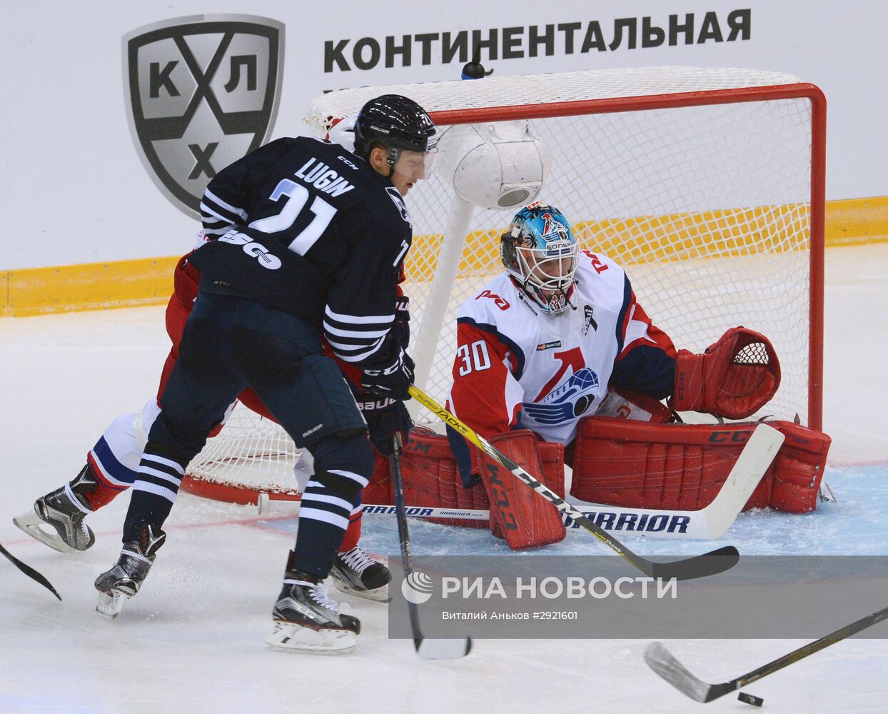 Хоккей. КХЛ. Матч "Адмирал" - "Локомотив"