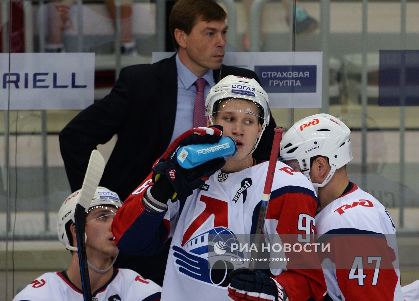 Хоккей. КХЛ. Матч "Адмирал" - "Локомотив"