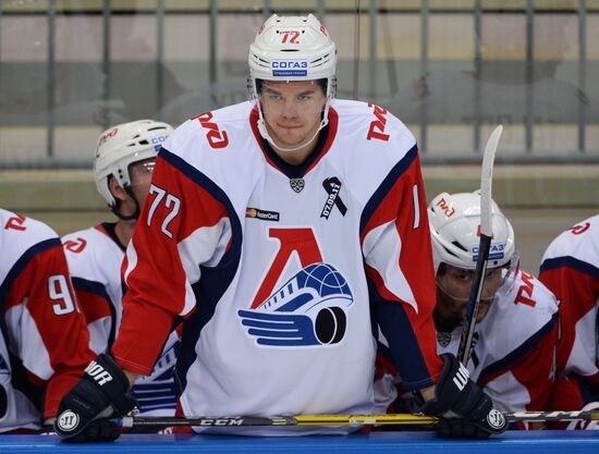 Хоккей. КХЛ. Матч "Адмирал" - "Локомотив"