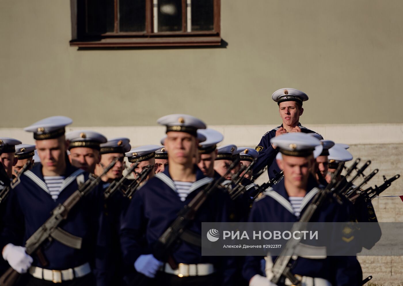 Принятие присяги курсантами на борту крейсера "Аврора" в Санкт-Петербурге