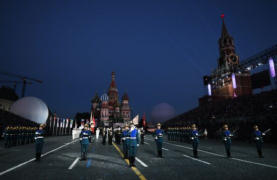 Открытие Международного военно-музыкального фестиваля "Спасская башня - 2016"