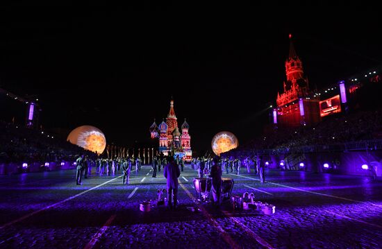 Открытие Международного военно-музыкального фестиваля "Спасская башня - 2016"