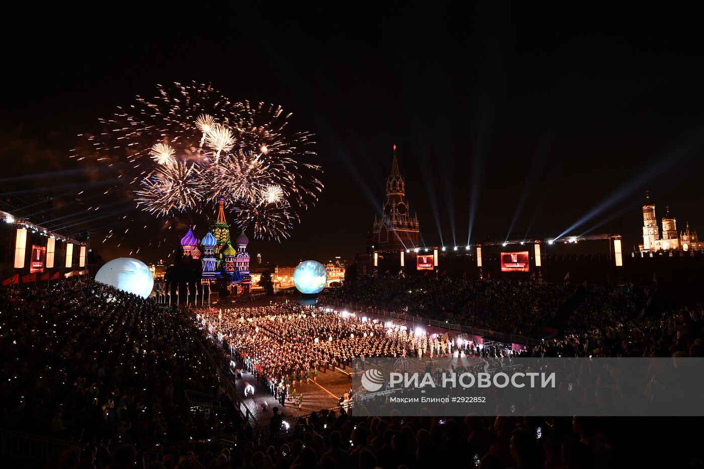 Открытие Международного военно-музыкального фестиваля "Спасская башня - 2016"