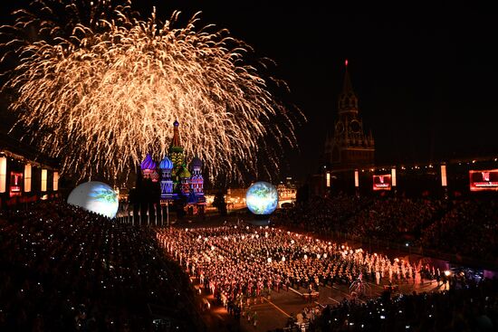 Открытие Международного военно-музыкального фестиваля "Спасская башня - 2016"