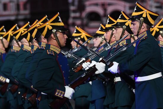 Открытие Международного военно-музыкального фестиваля "Спасская башня - 2016"