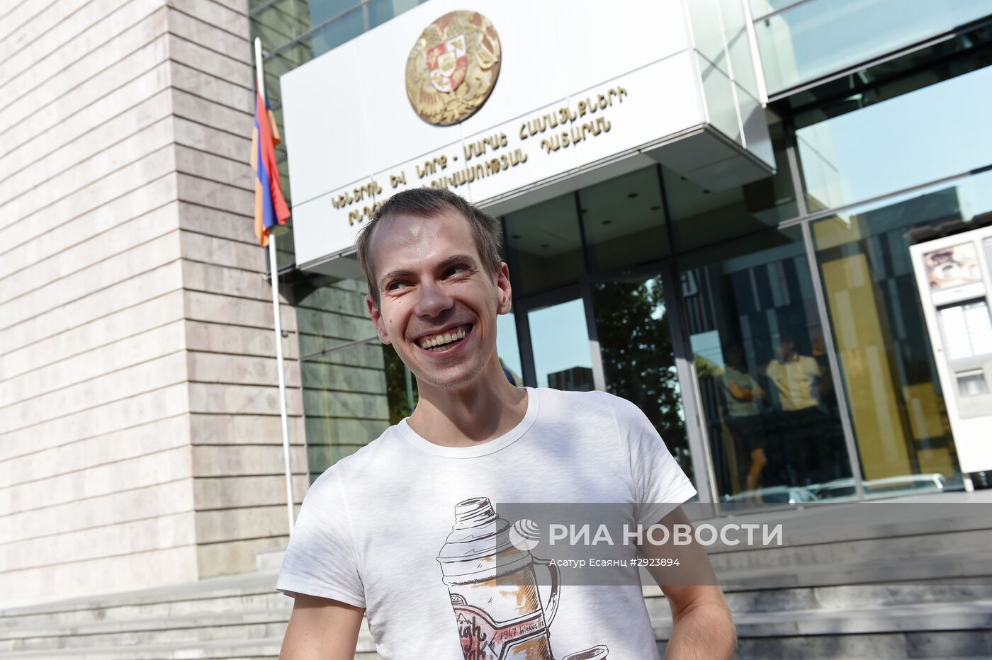 Рассмотрение ходатайства Генпрокуратуры Армении о временном аресте гражданина России Сергея Миронова
