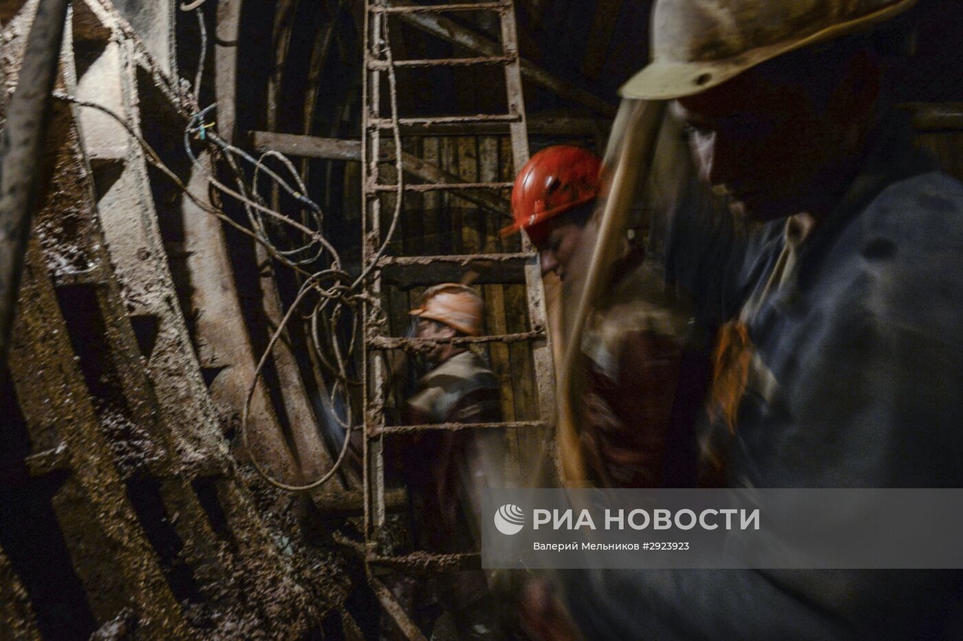 Строительство станции метро "Окружная" в Москве