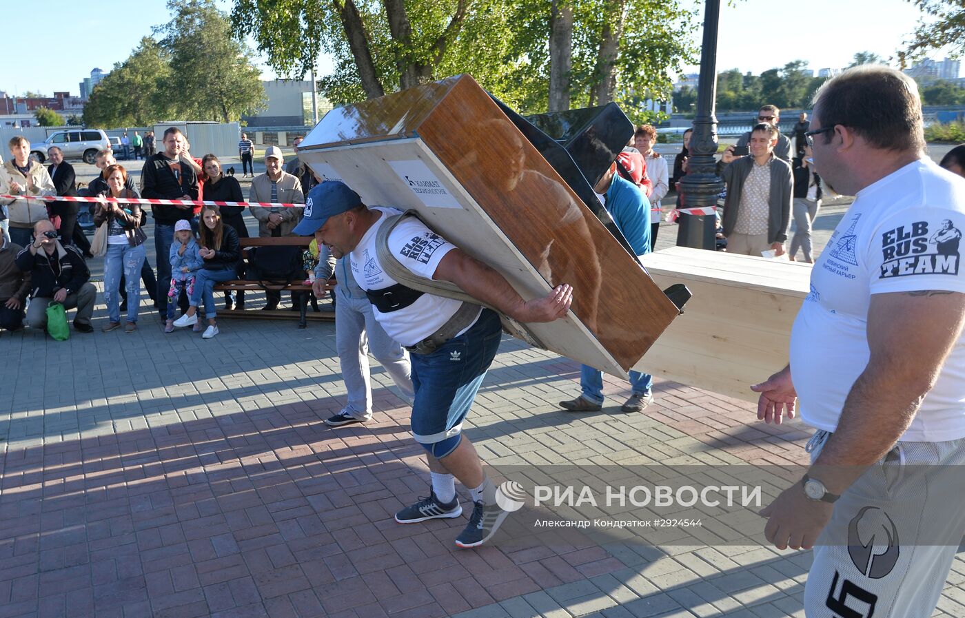 Челябинский силач Эльбрус Нигматуллин установил мировой рекорд