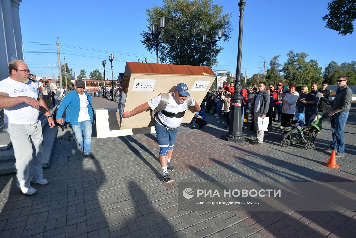 Челябинский силач Эльбрус Нигматуллин установил мировой рекорд