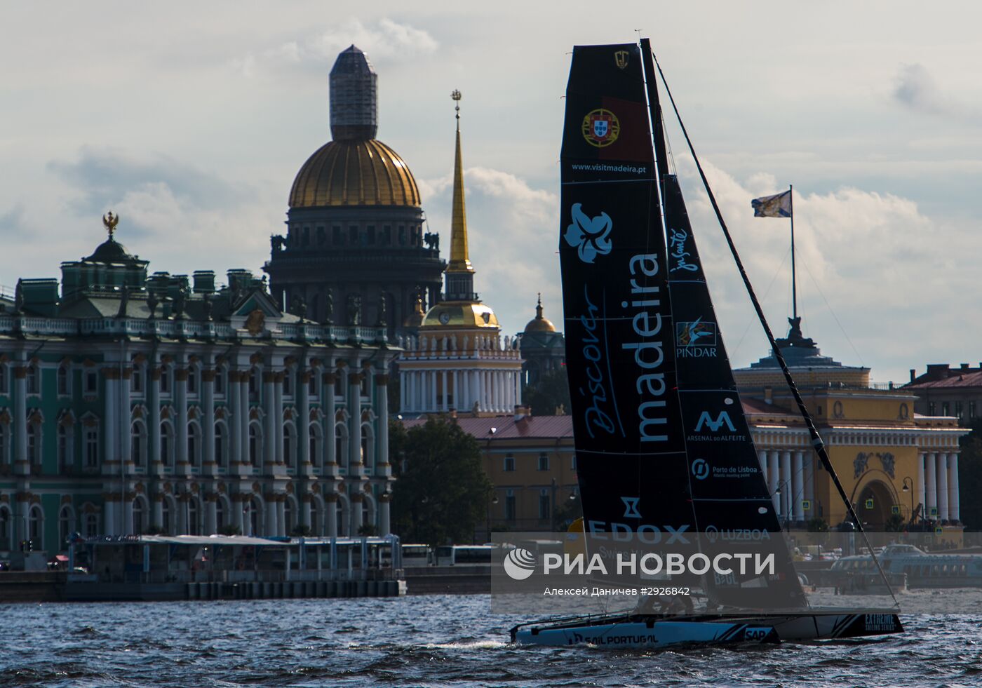 Парусная регата Extreme Sailing Series в Санкт-Петербурге