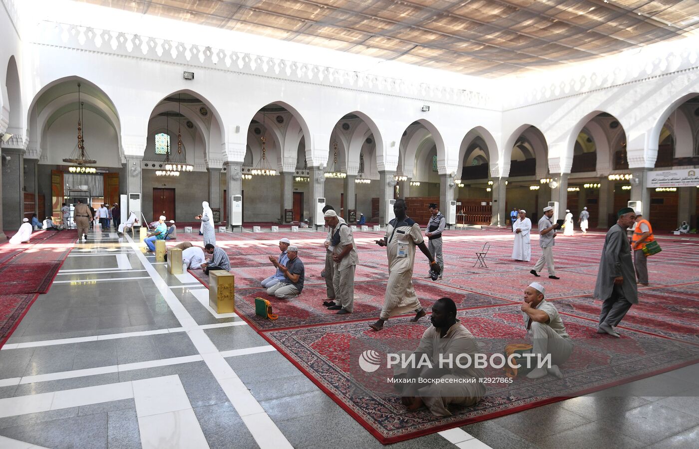 Паломники в городе Медина