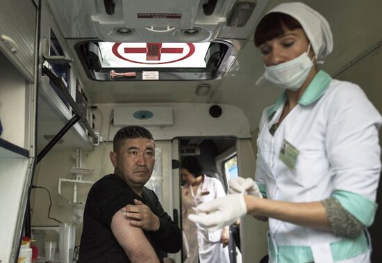 Работа мобильных прививочных пунктов в Москве