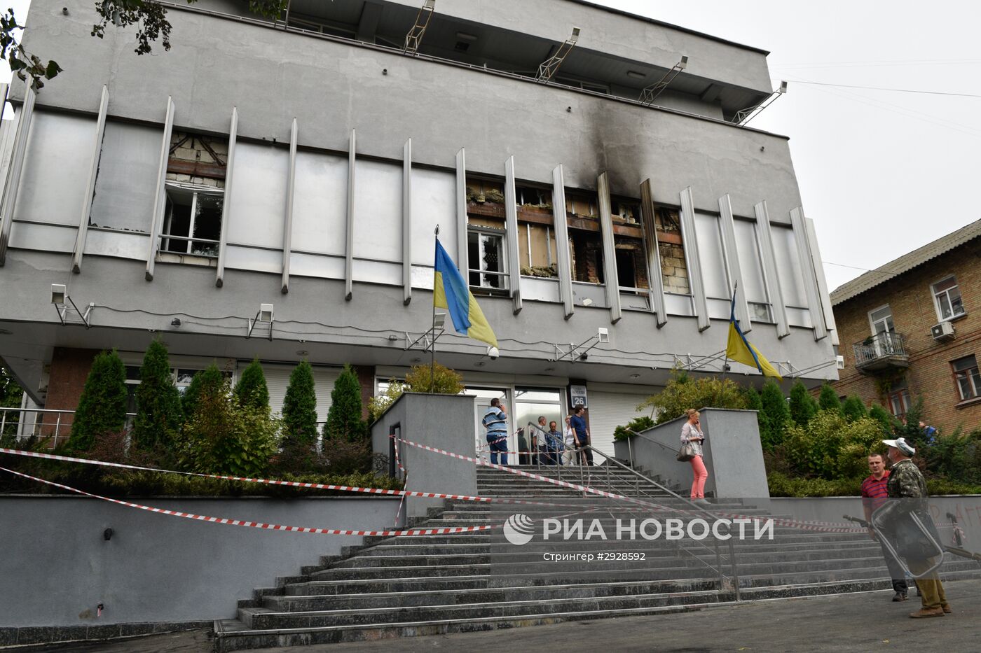 Последствия пожара в здании телеканала "Интер" в Киеве