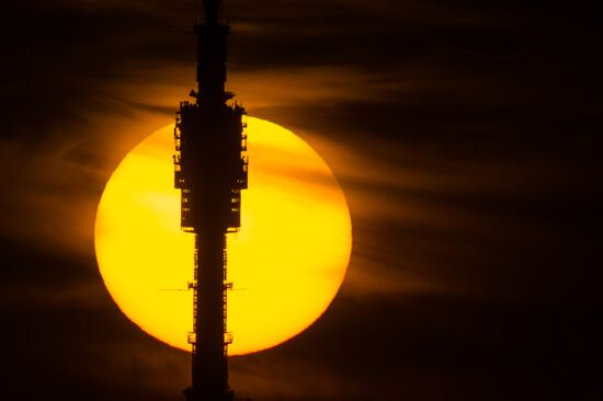 Останкинская башня на закате