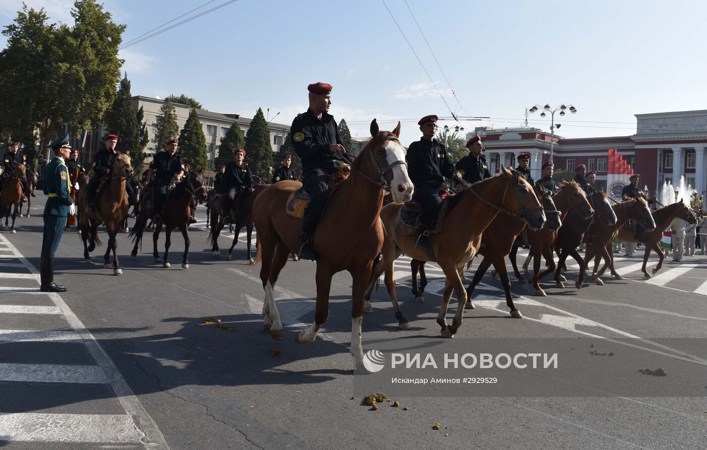 Репетиция парада в Душанбе по случаю 25-летия независимости Таджикистана