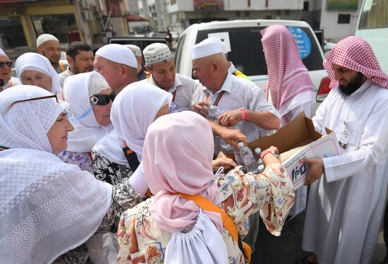 Паломники в долине Арафата в Саудовской Аравии