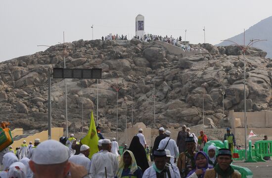 Паломники в долине Арафата в Саудовской Аравии