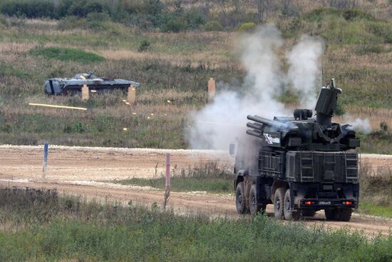 Международный военно-технический форум "АРМИЯ-2016". День второй