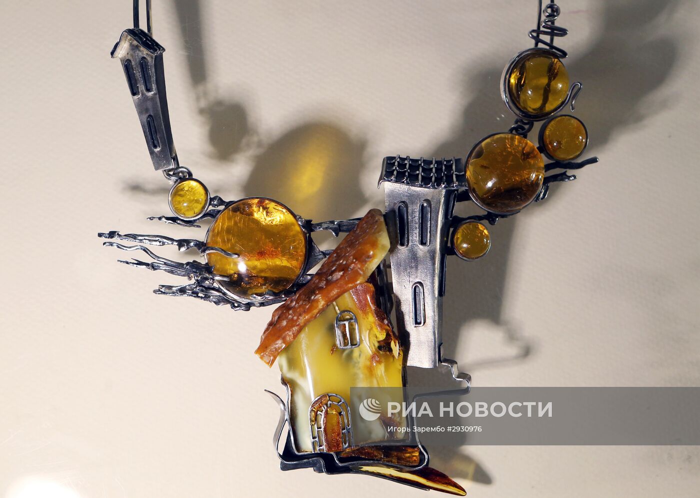 Выставка "Янтарные вехи истории" в Калининграде