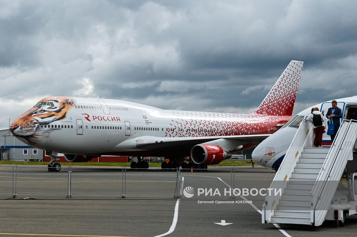 Самолет какой авиакомпании. Боинг 747 Тигролет.