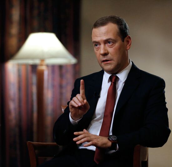 Премьер-министр РФ Д.Медведев дал интервью ведущему программы "Вести в субботу" С. Брилеву