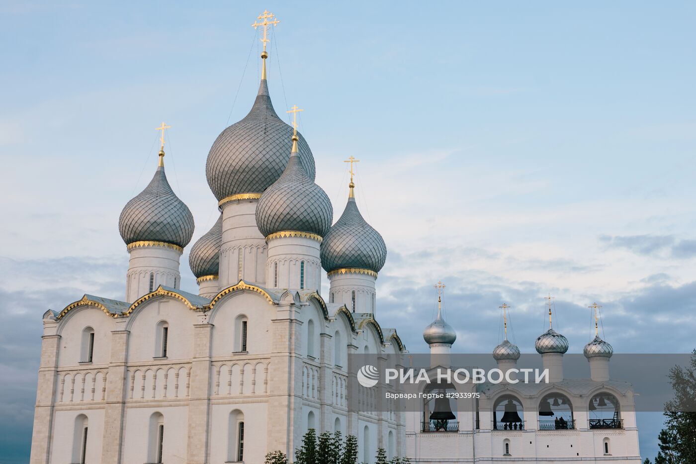 Ростов Великий звонница сбоку