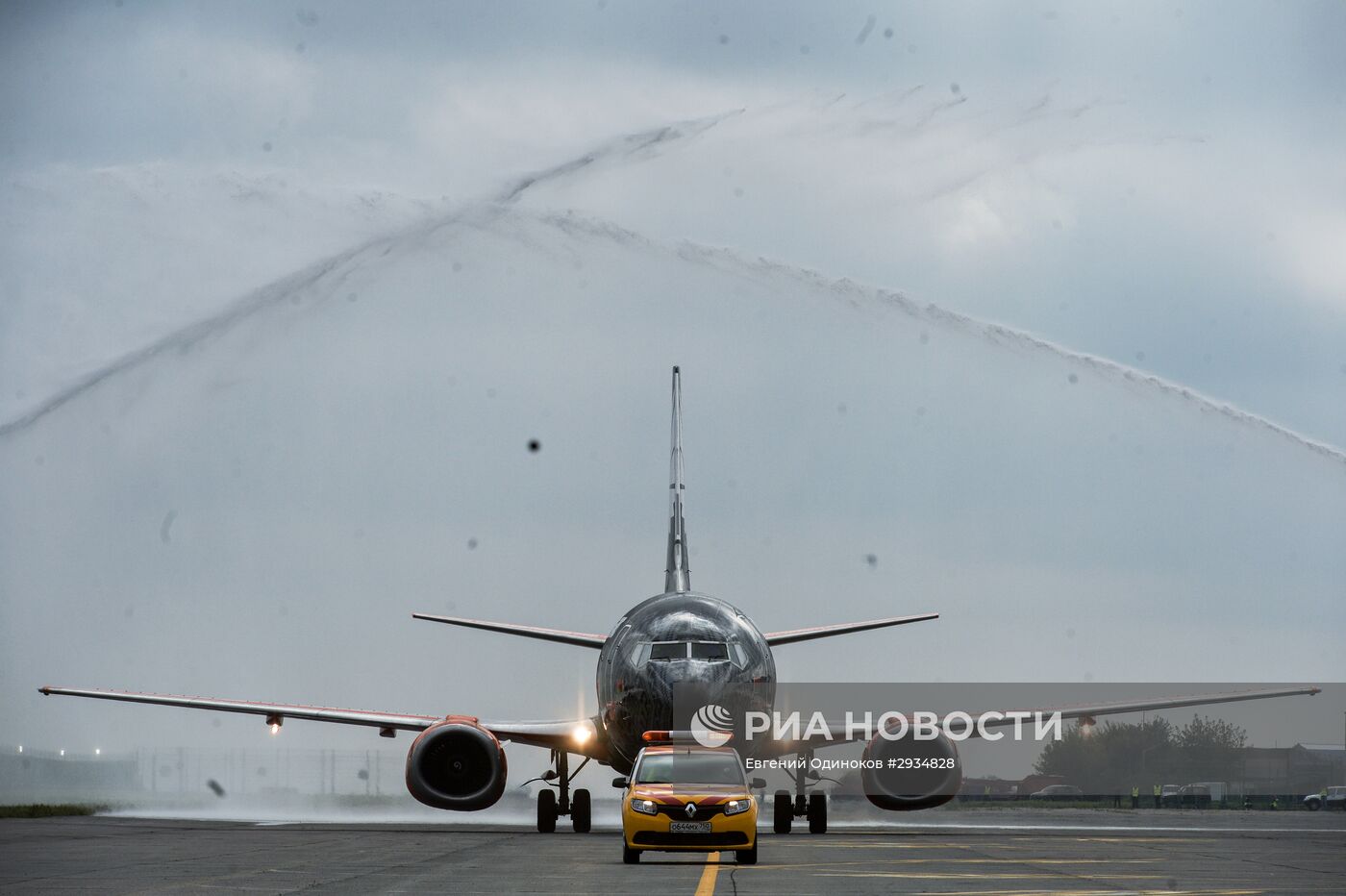 Прибытие первого рейса в аэропорт "Жуковский"