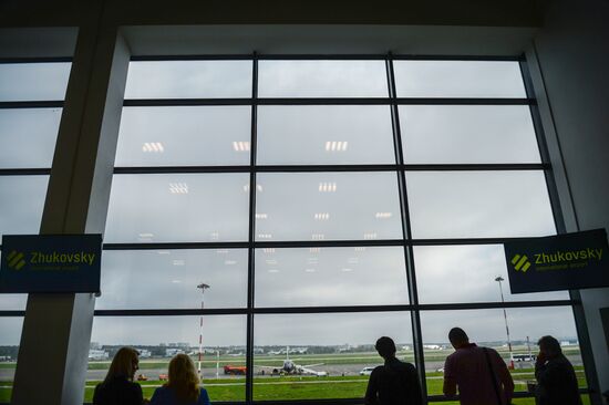 Прибытие первого рейса в аэропорт "Жуковский"