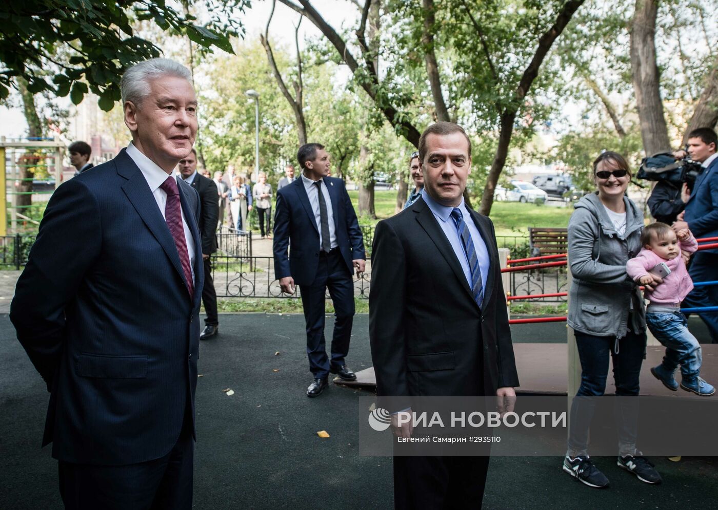 Премьер-министр РФ Д. Медведев принял участие в форуме "Городское развитие и совершенствование качества городской среды"