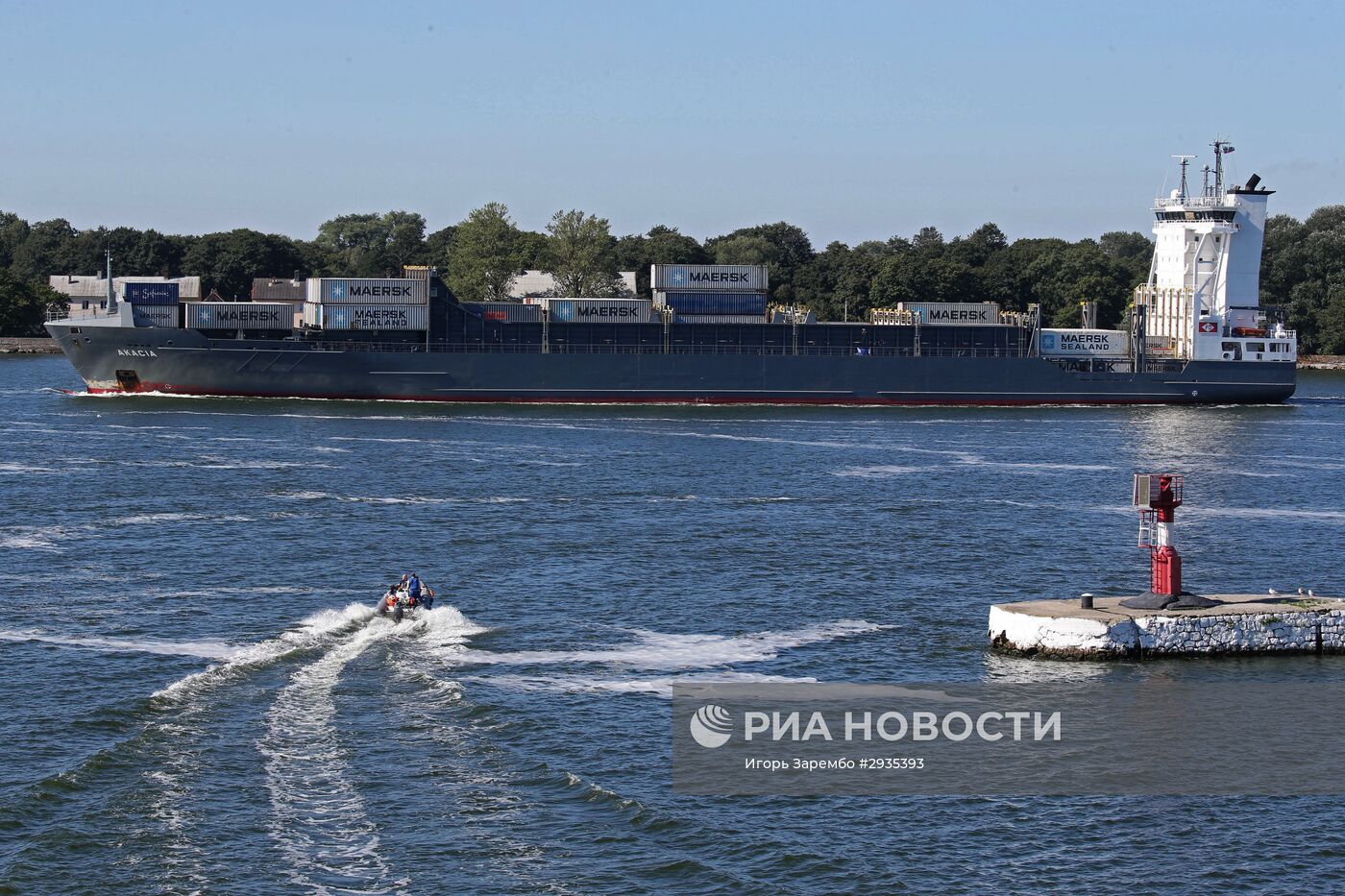 Судоходство в Калининградском морском канале и на рейде порта Балтийск