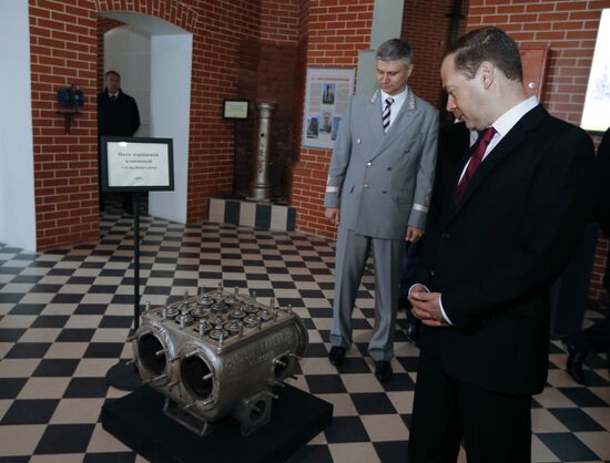 Премьер-министр РФ Д. Медведев посетил моторвагонное депо на станции Подмосковная