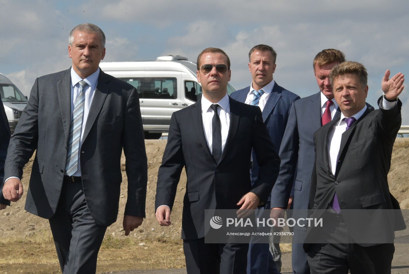 Рабочая поездка президента РФ В. Путина и премьер-министра РФ Д. Медведева в Южный федеральный округ