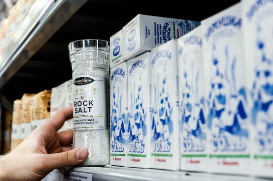 Россия распространила продовольственное эмбарго на соль