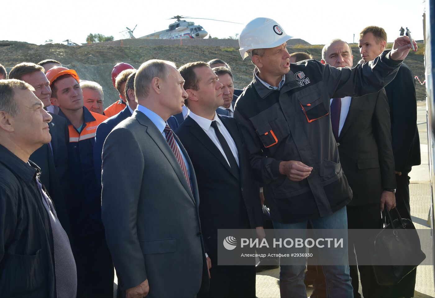 Рабочая поездка президента РФ В. Путина и премьер-министра РФ Д. Медведева в Южный федеральный округ
